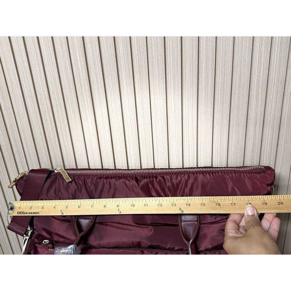 New! iPack Puffy Tote Bag With Shoe Compartment, Padded Laptop Pocket In Wine - Picture 12 of 13